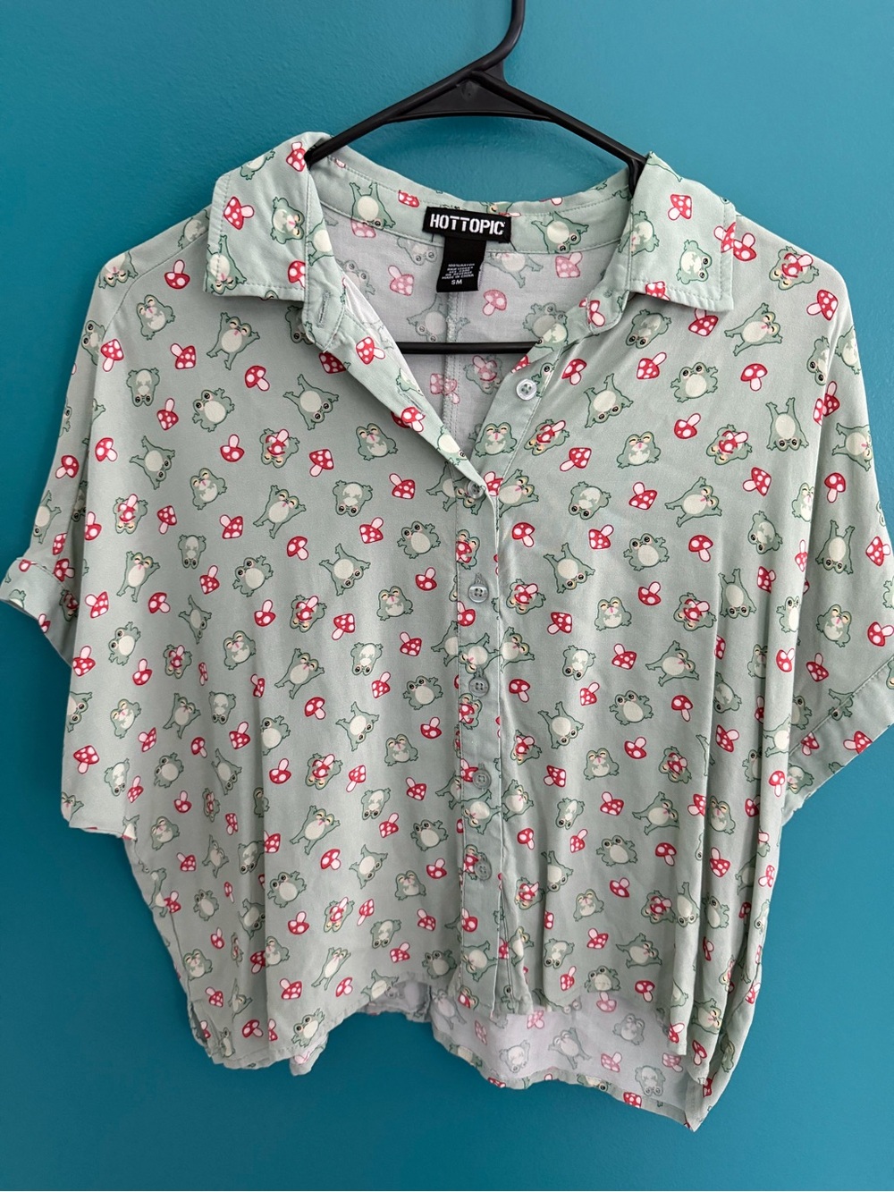 Hot Topic Mint Green Frog & Mushroom Button-Down Top
